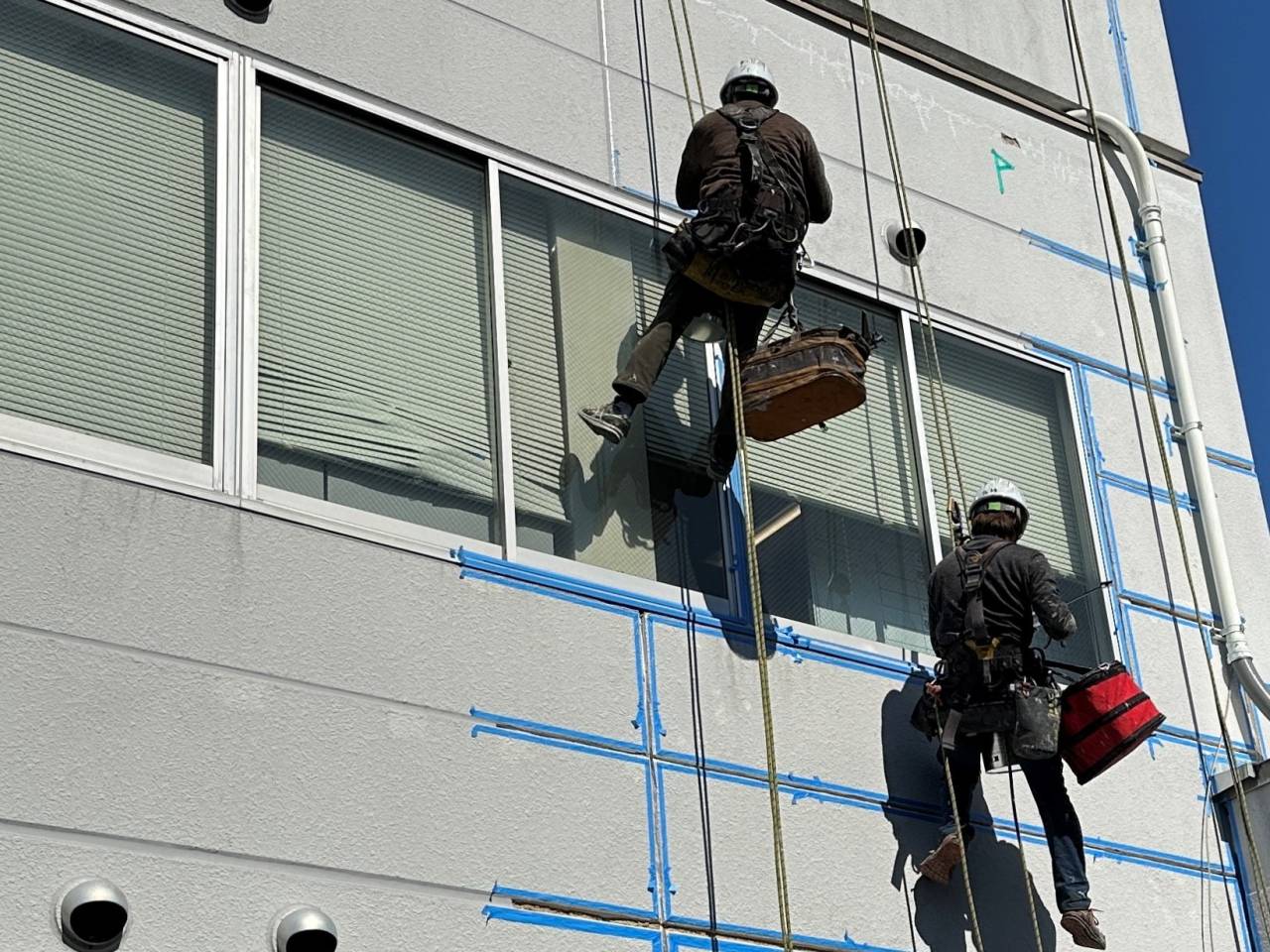 【足立区】工場の下地補修・シール工事